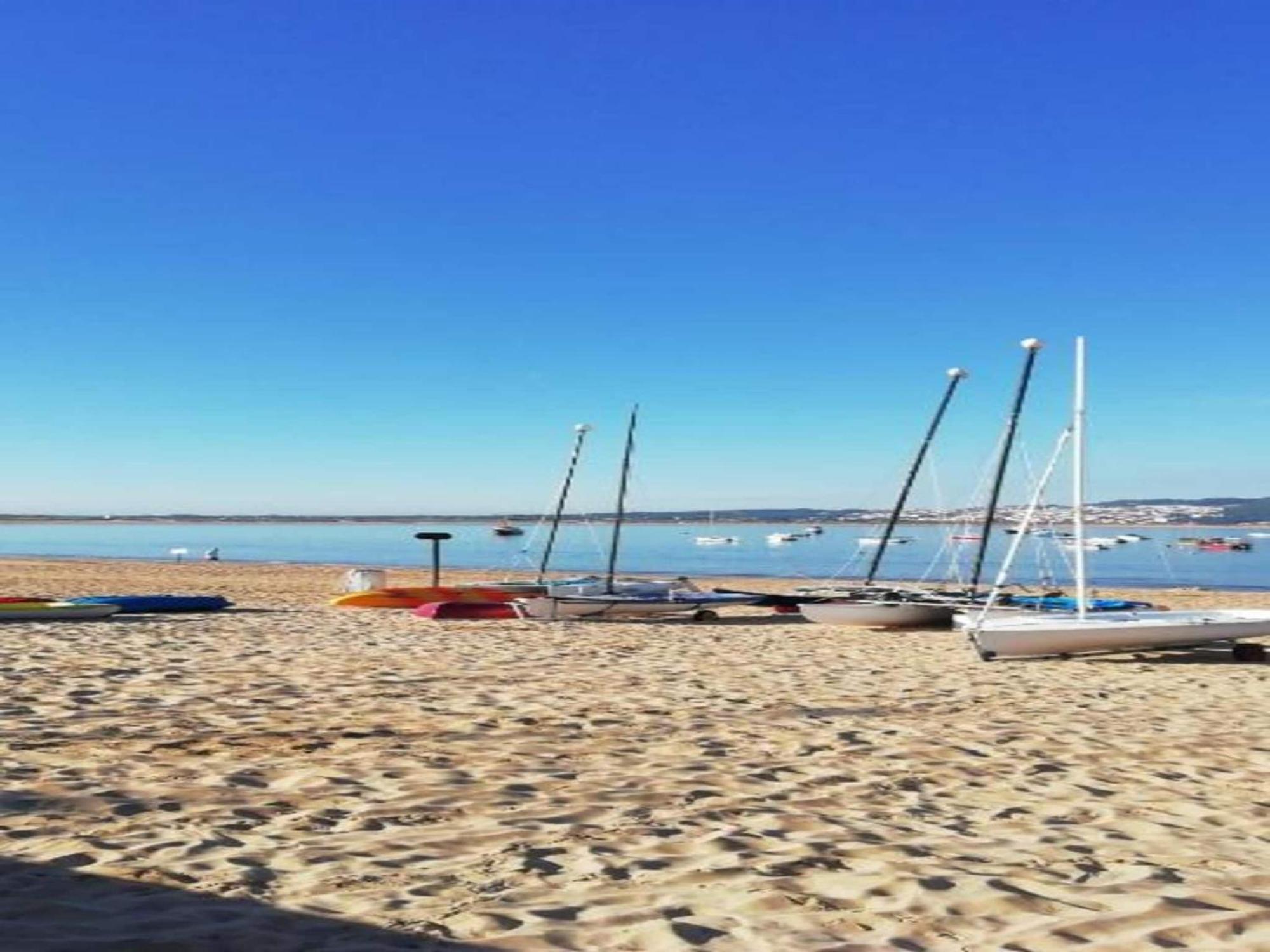 Beautiful Apartment In S O Martinho Do Porto With Balcony São Martinho do Porto Zewnętrze zdjęcie