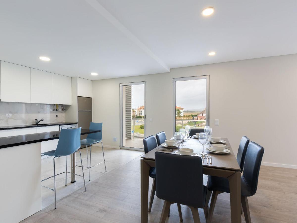 Beautiful Apartment In S O Martinho Do Porto With Balcony São Martinho do Porto Zewnętrze zdjęcie